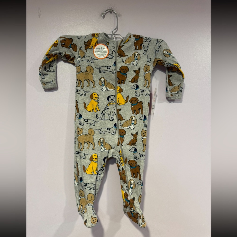 NWT dog all over print footie pajamas‎